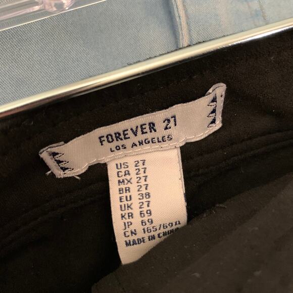 Forever21 Faux leather women’s shorts size 27 - Picture 2 of 5